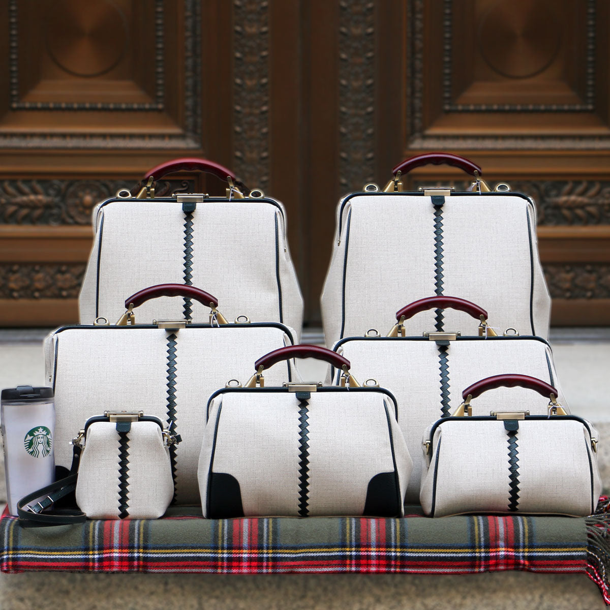 2025年クリスマスギフト特集★こだわり派のあの人も喜ぶ！レザーバッグギフトに想いを込めて